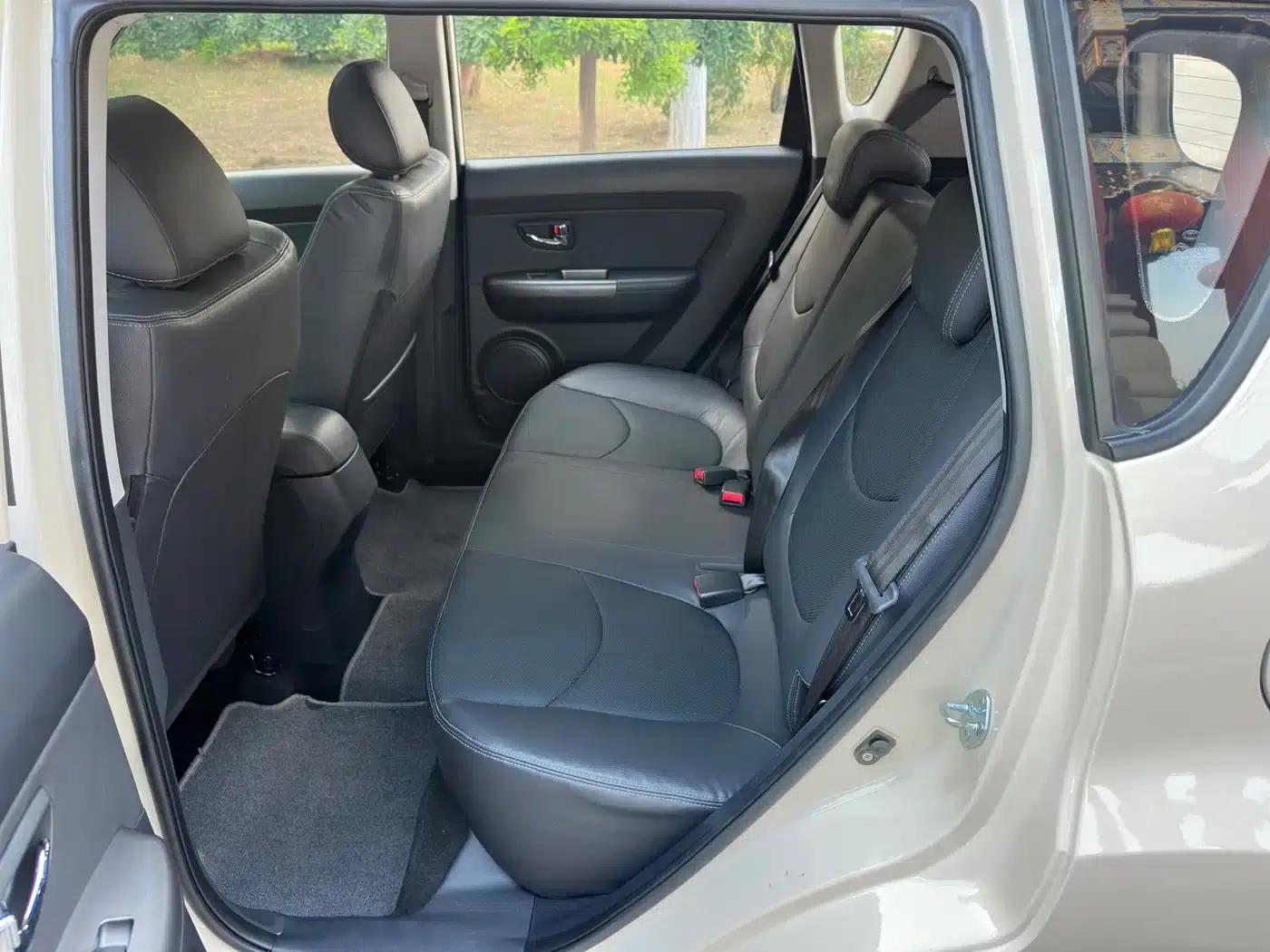 Soul 2010 1.6L AT Premium — миниатюра 13
