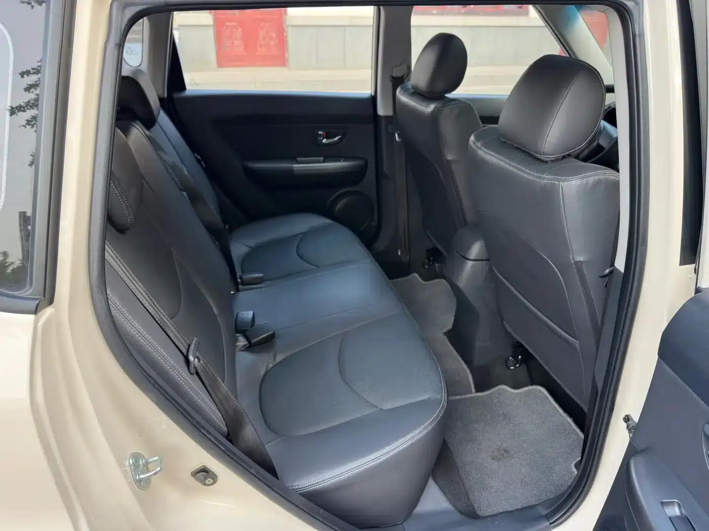 Soul 2010 1.6L AT Premium — миниатюра 15