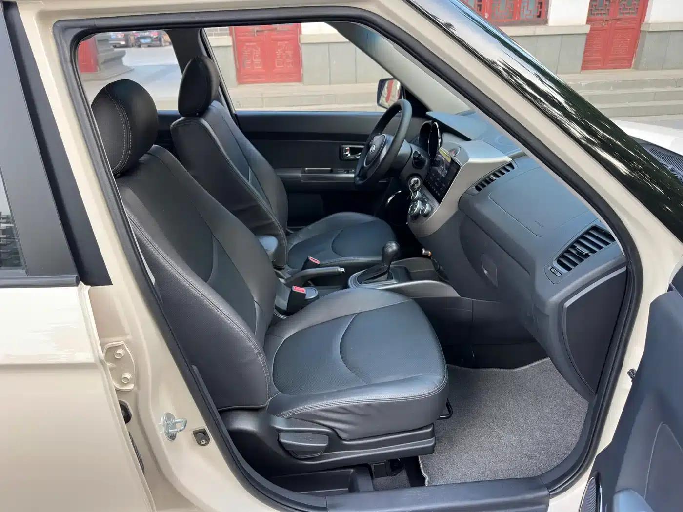 Soul 2010 1.6L AT Premium — миниатюра 17