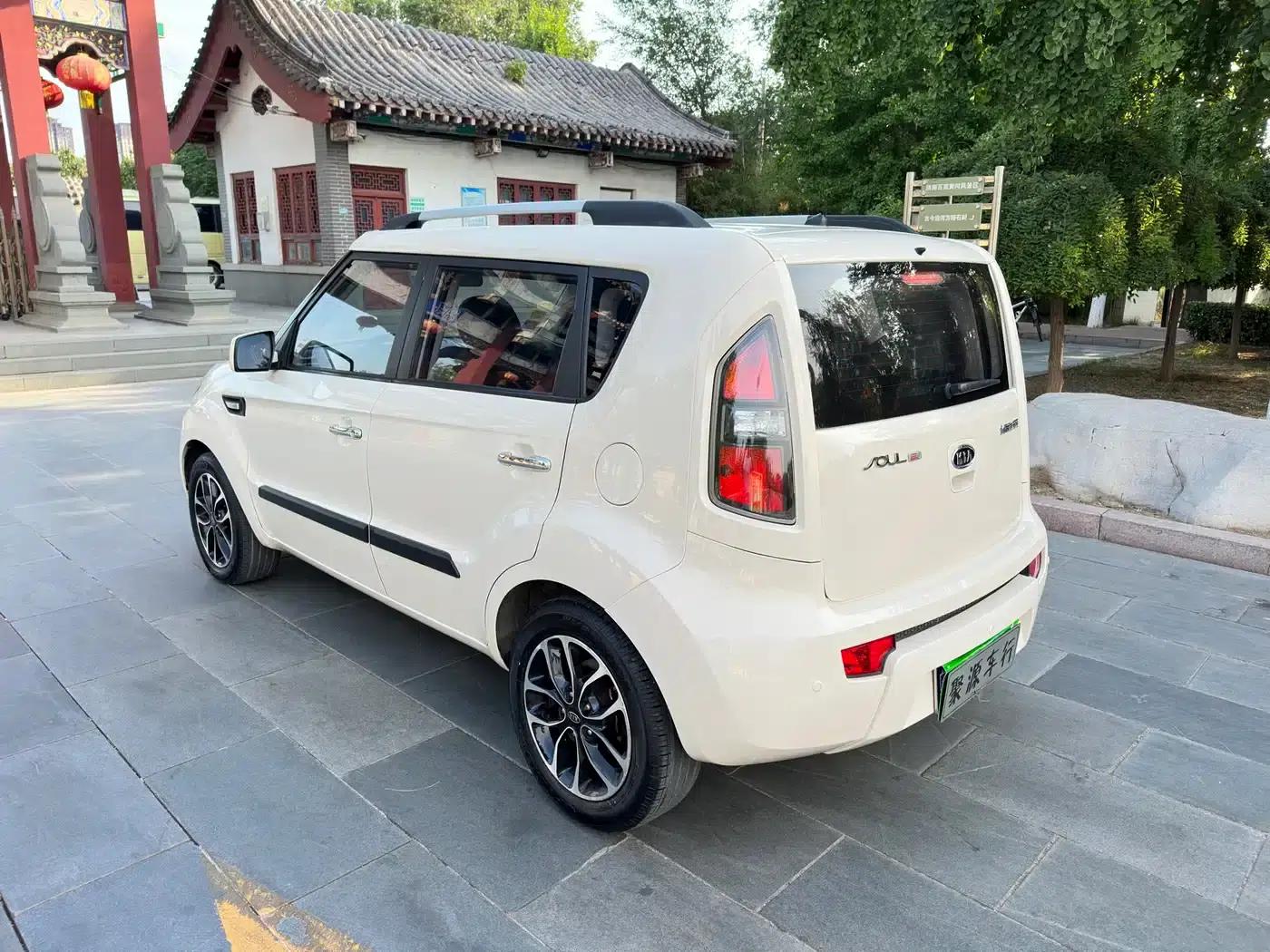 Soul 2010 1.6L AT Premium — миниатюра 5