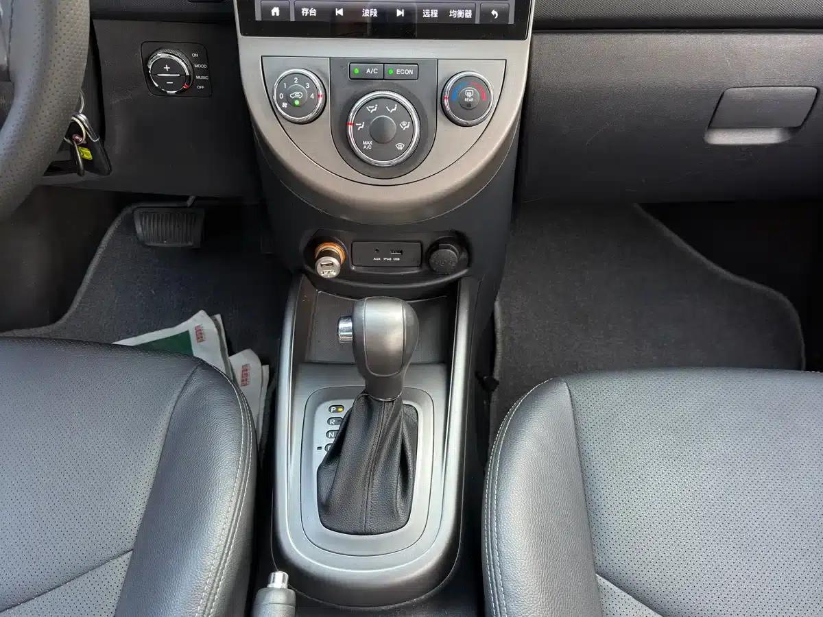 Soul 2010 1.6L AT Premium — миниатюра 8