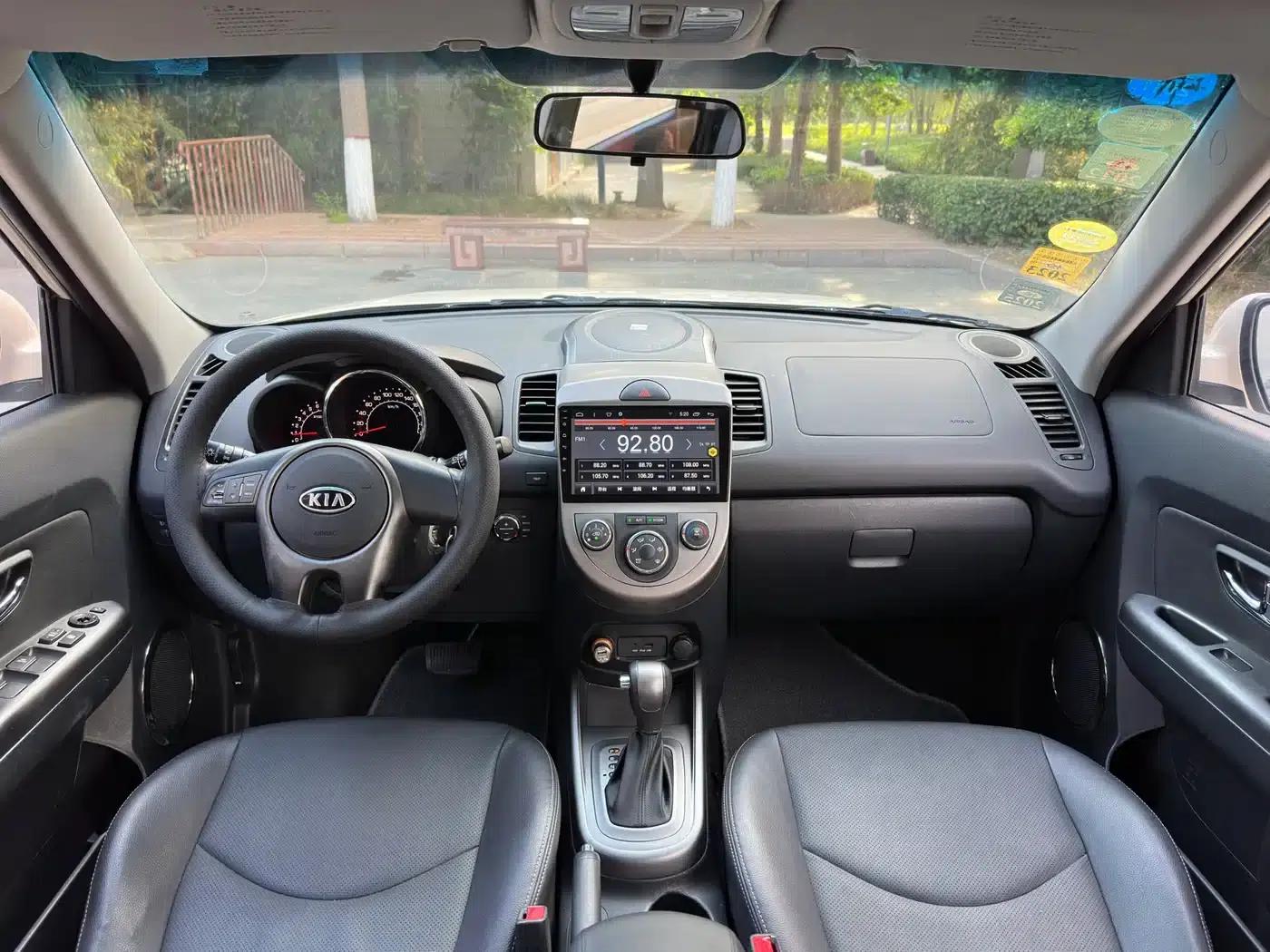 Soul 2010 1.6L AT Premium — миниатюра 9