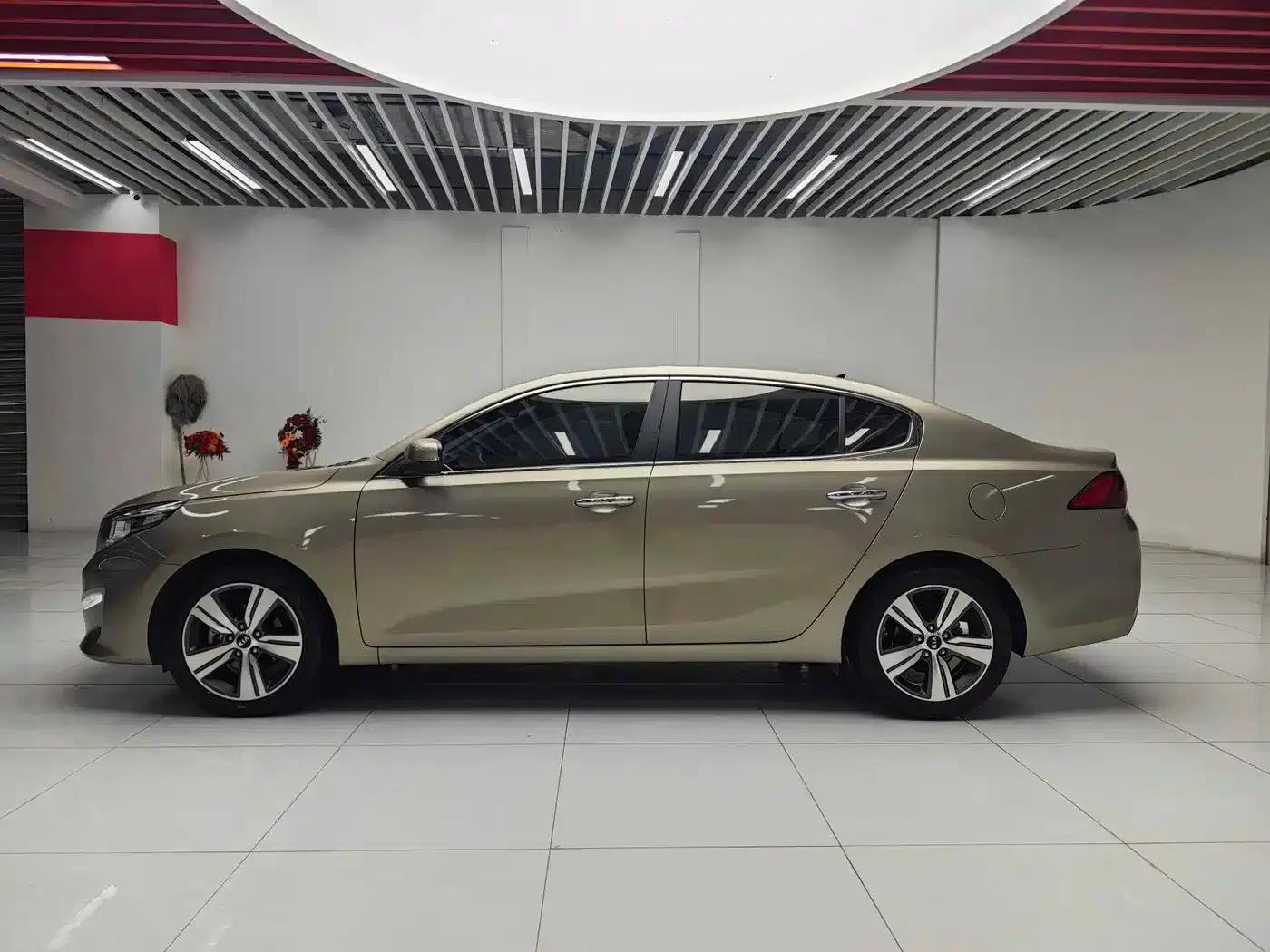 K5 2017 1.8L Automatic GLS — миниатюра 2