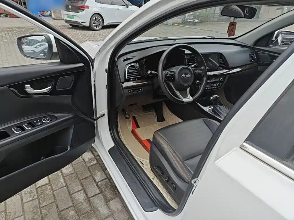 K5 2019 1.8L Automatic GLS — миниатюра 16