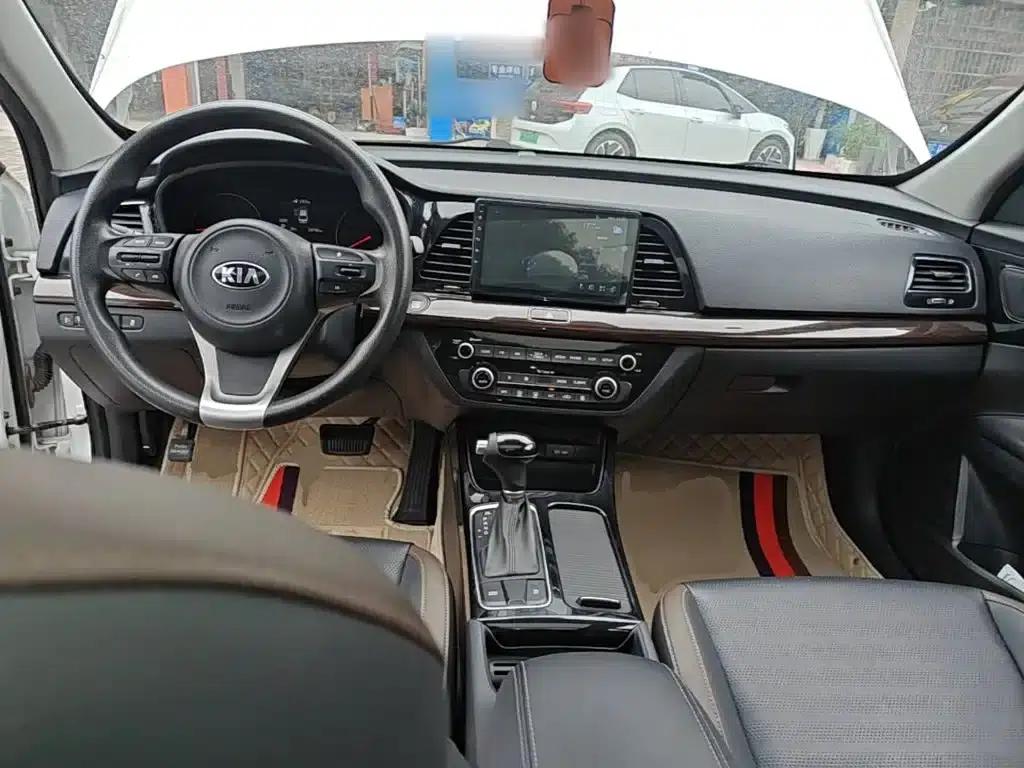 K5 2019 1.8L Automatic GLS — миниатюра 10