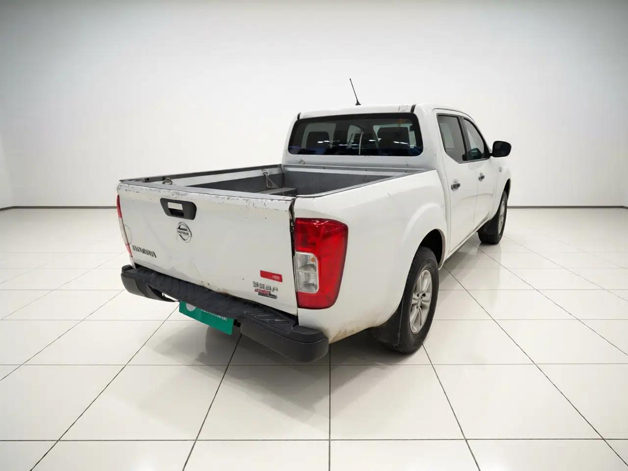 Nissan Navara 2019 2.5L Manual Two-Wheel Drive Comfort Version China VI QR25 — миниатюра 6