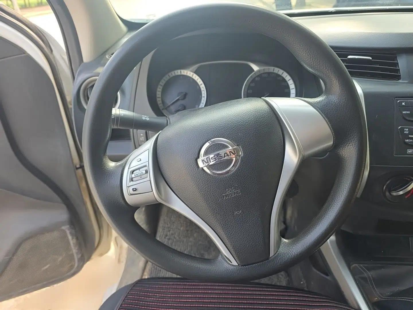 Nissan Navara 2019 2.5L Manual Two-Wheel Drive Comfort Version China VI QR25 — миниатюра 9