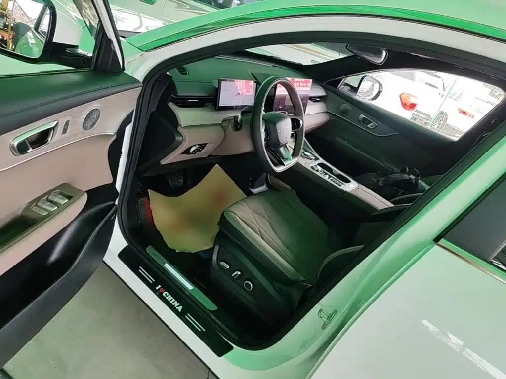 Chery Tiggo 8 PLUS C-DM 2025 1.5T 116km/h Premium 5-seater — миниатюра 16