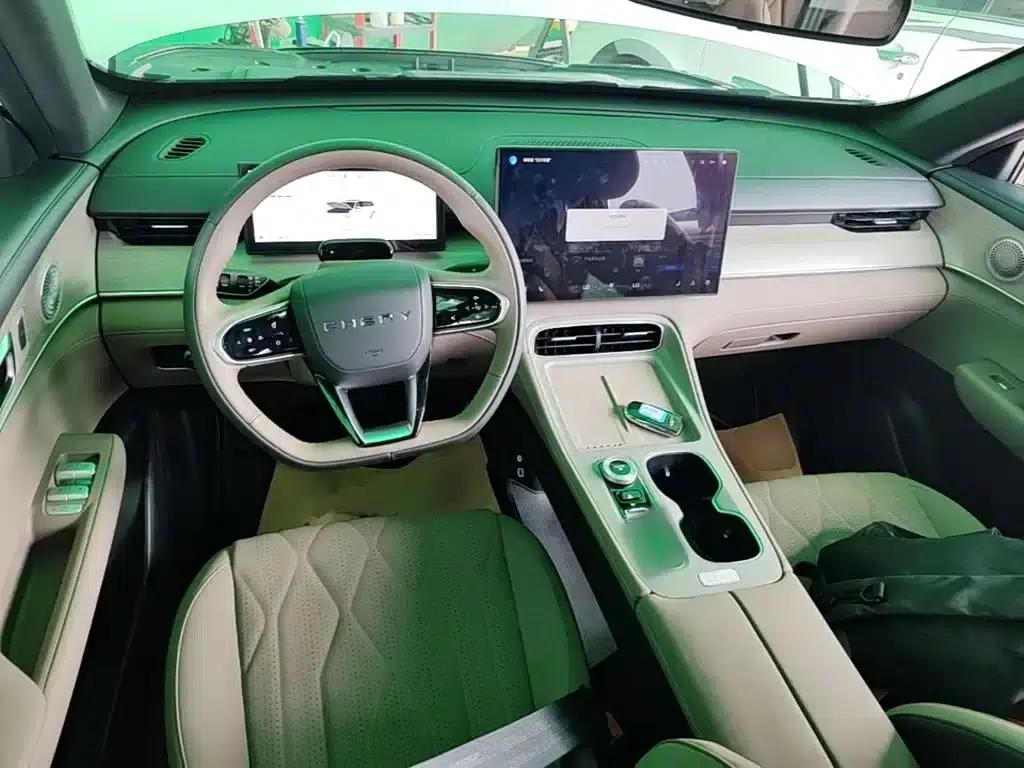 Chery Tiggo 8 PLUS C-DM 2025 1.5T 116km/h Premium 5-seater — миниатюра 10