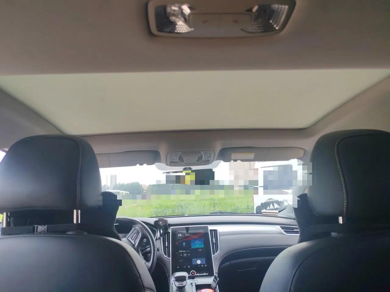 Roewe i6 MAX New Energy 2020 1.5T PHEV Cool & Stylish Skyroof Edition — миниатюра 18