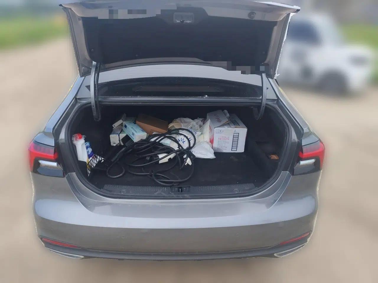 Roewe i6 MAX New Energy 2020 1.5T PHEV Cool & Stylish Skyroof Edition — миниатюра 19