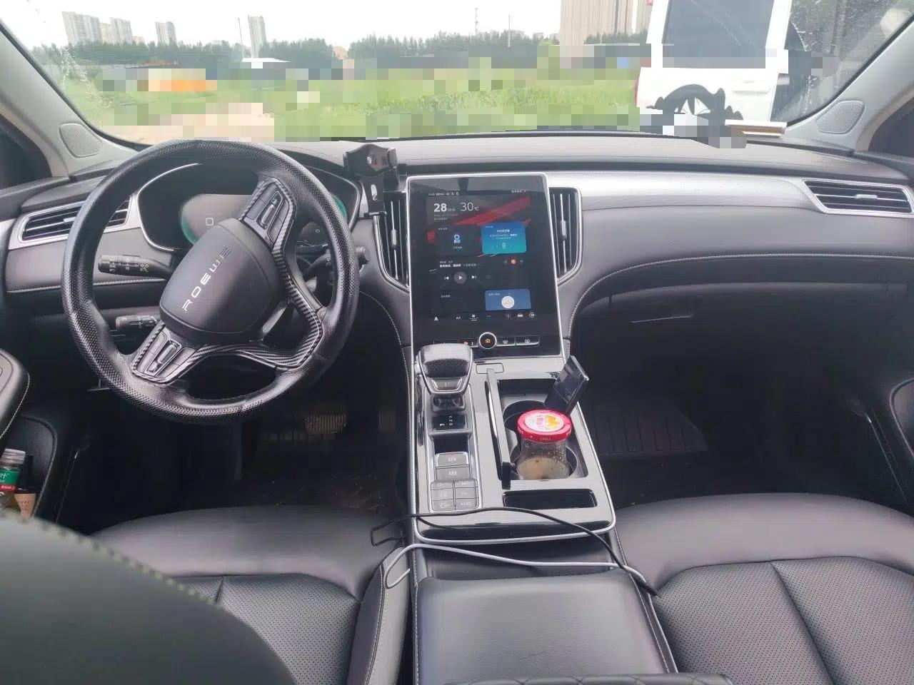 Roewe i6 MAX New Energy 2020 1.5T PHEV Cool & Stylish Skyroof Edition — миниатюра 9