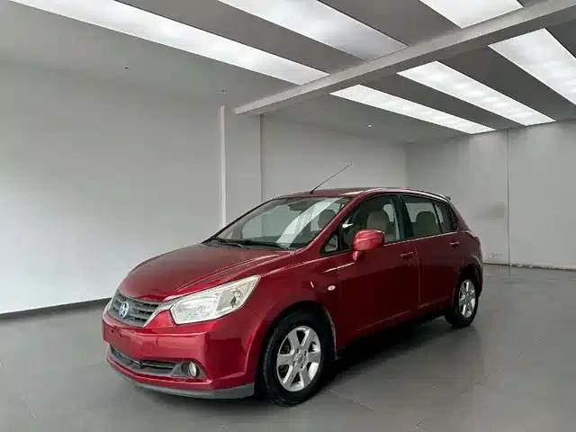 Venucia R50 2013 1.6L Automatic Deluxe Edition