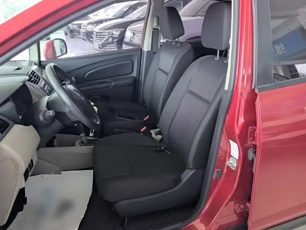 Venucia R50 2016 1.6L Automatic Elite Edition — миниатюра 15
