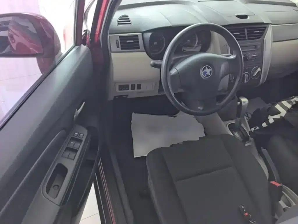 Venucia R50 2016 1.6L Automatic Elite Edition — миниатюра 16