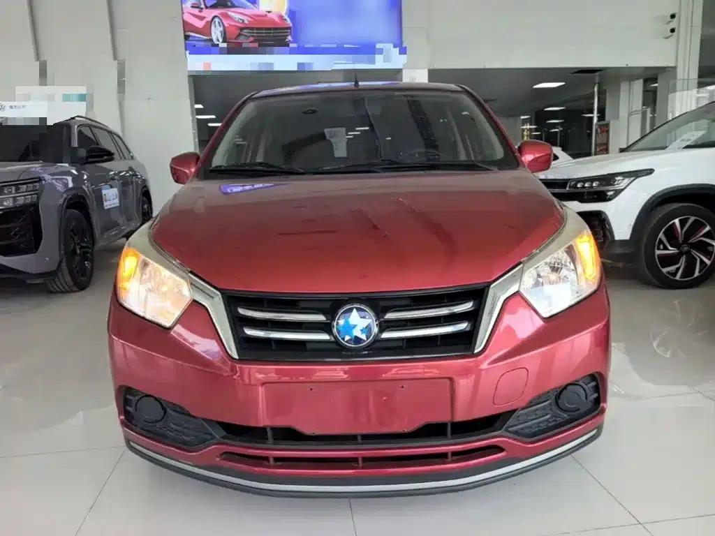 Venucia R50 2016 1.6L Automatic Elite Edition — миниатюра 3