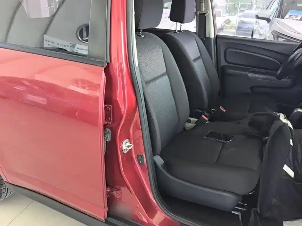 Venucia R50 2016 1.6L Automatic Elite Edition — миниатюра 25