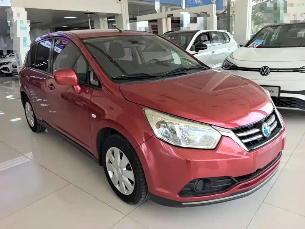 Venucia R50 2016 1.6L Automatic Elite Edition — миниатюра 4