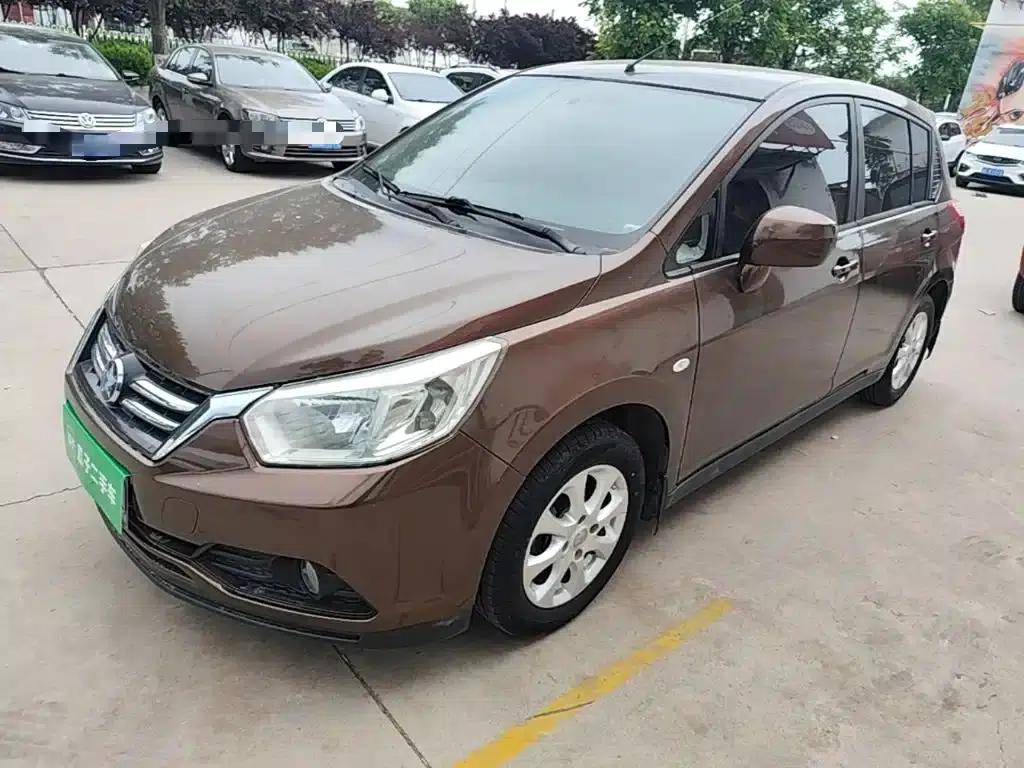 Venucia R50 2016 1.6L Automatic Elite Edition — миниатюра 2