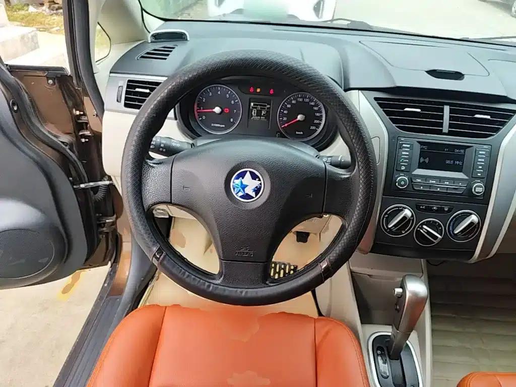 Venucia R50 2016 1.6L Automatic Elite Edition — миниатюра 11