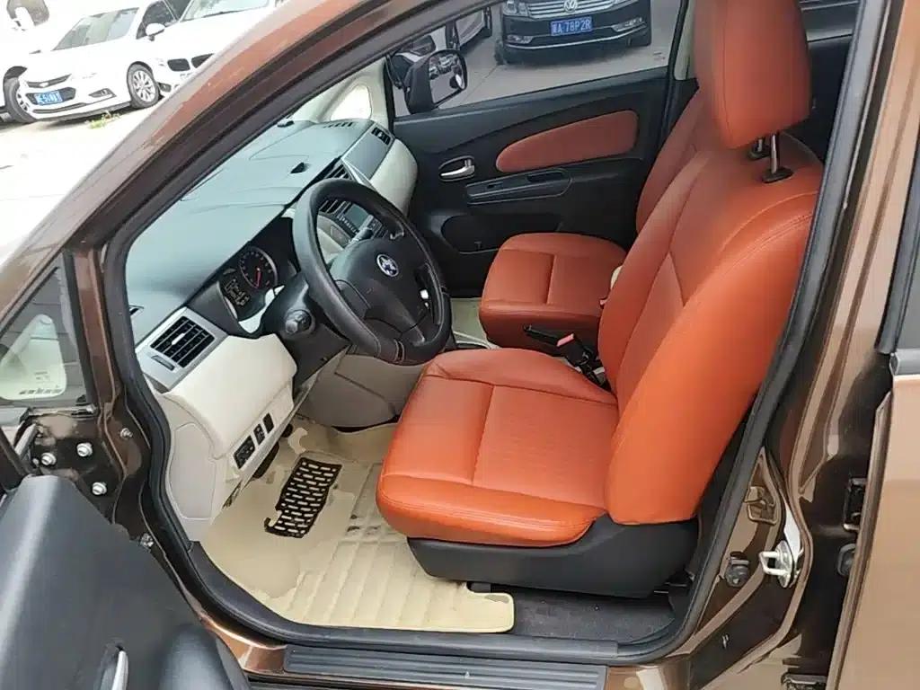 Venucia R50 2016 1.6L Automatic Elite Edition — миниатюра 15