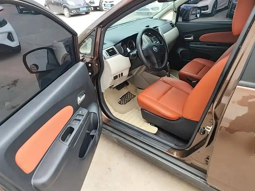 Venucia R50 2016 1.6L Automatic Elite Edition — миниатюра 16