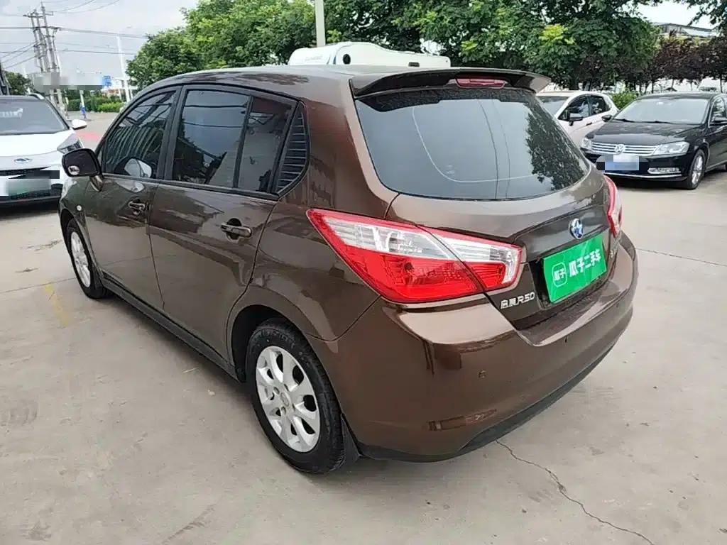 Venucia R50 2016 1.6L Automatic Elite Edition — миниатюра 5