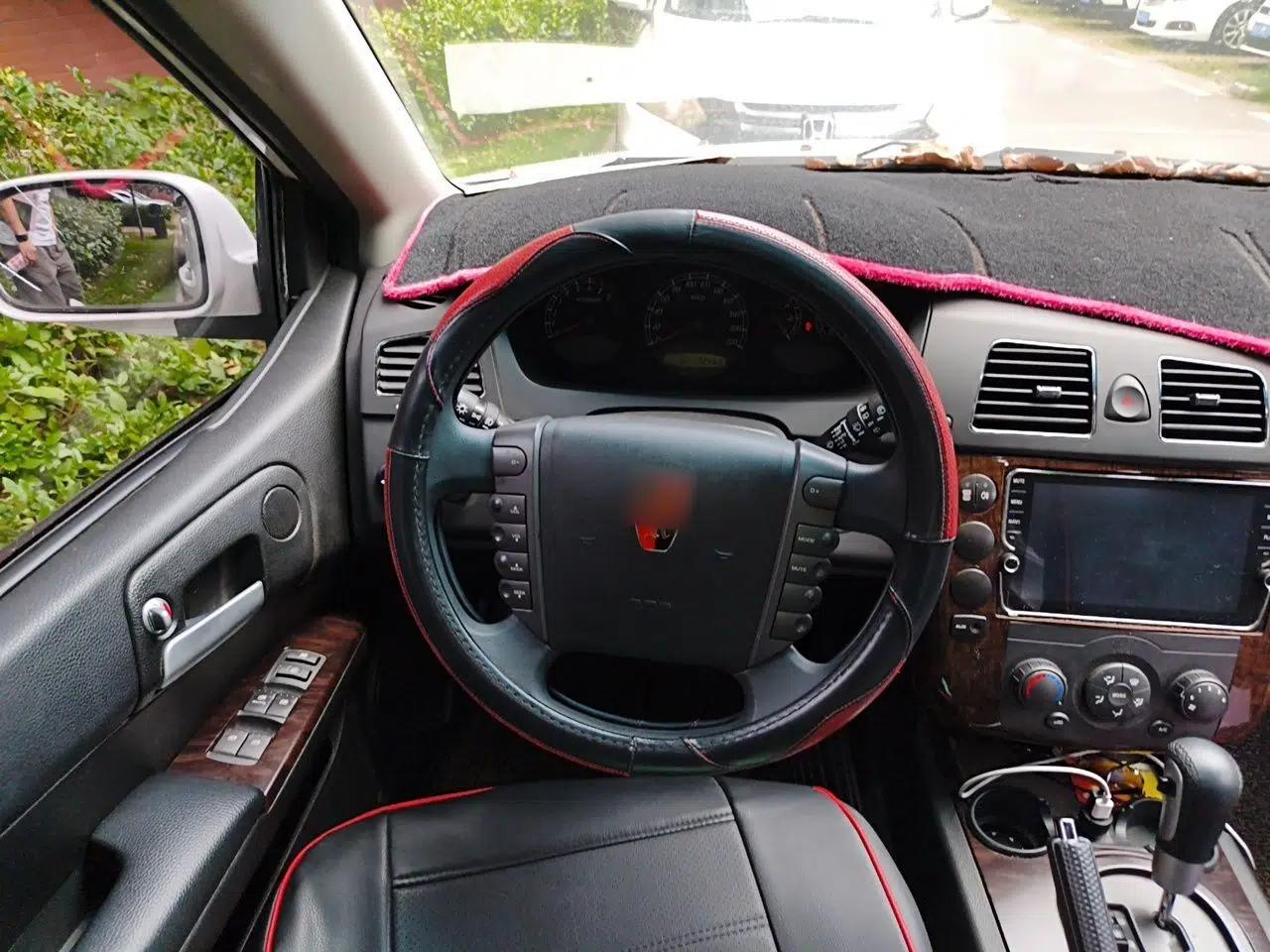 Roewe W5 2014 1.8T 2WD Automatic Tharu Special Edition — миниатюра 10