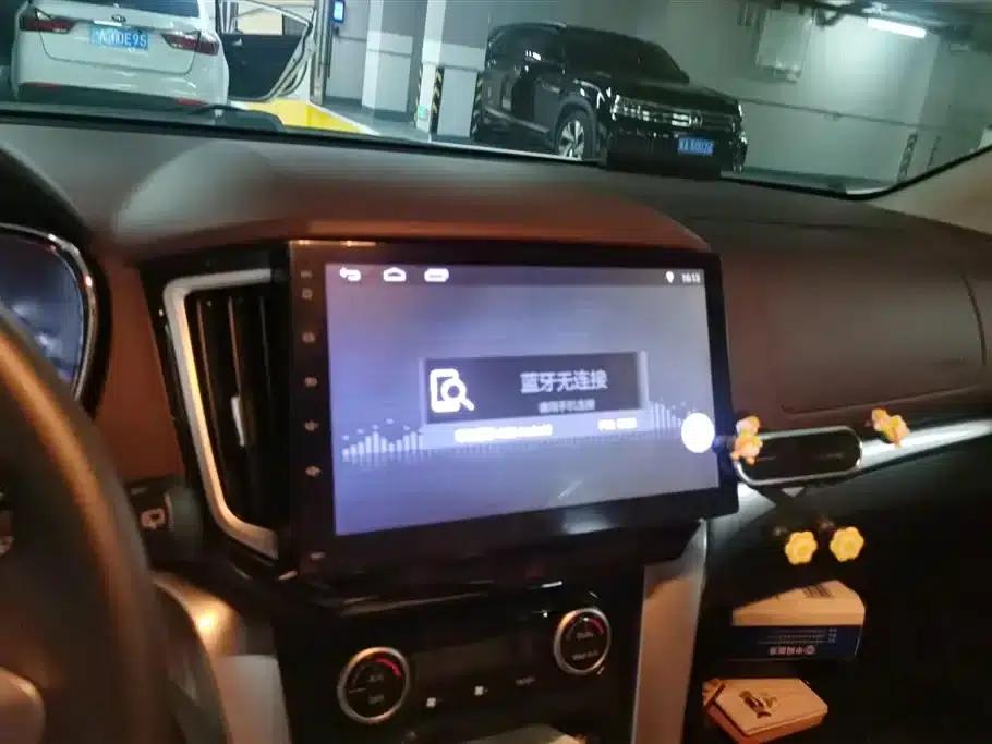 Venucia T70X 2016 2.0L CVT Smart Sport Edition — миниатюра 13