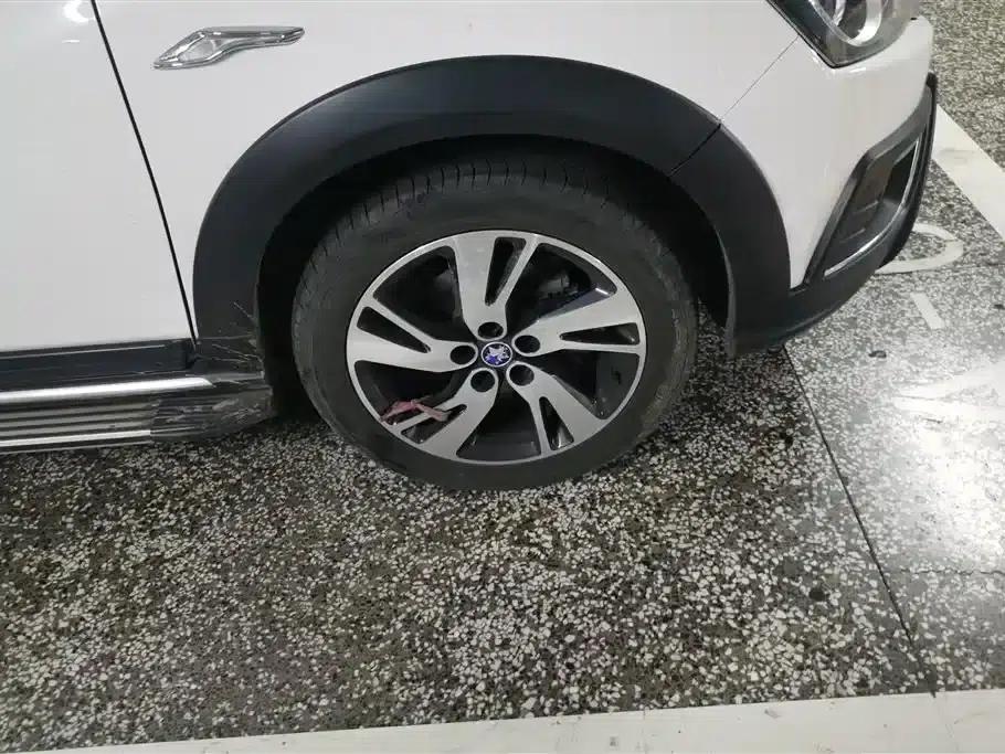 Venucia T70X 2016 2.0L CVT Smart Sport Edition — миниатюра 6