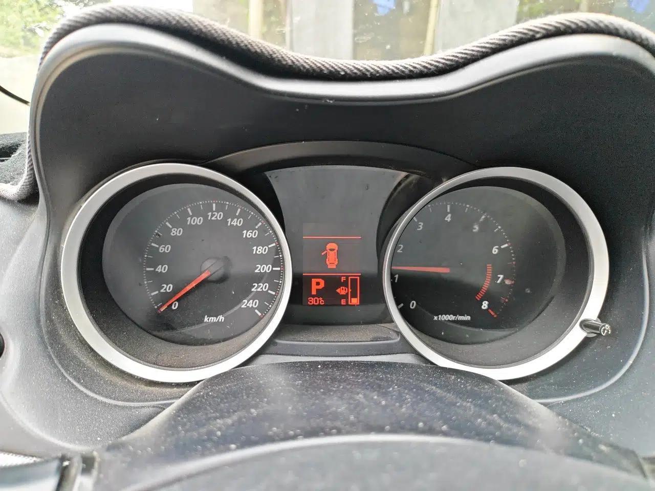 Mitsubishi Lancer EX 2011 Chasing Edition 1.8L CVT Luxury Model — миниатюра 11