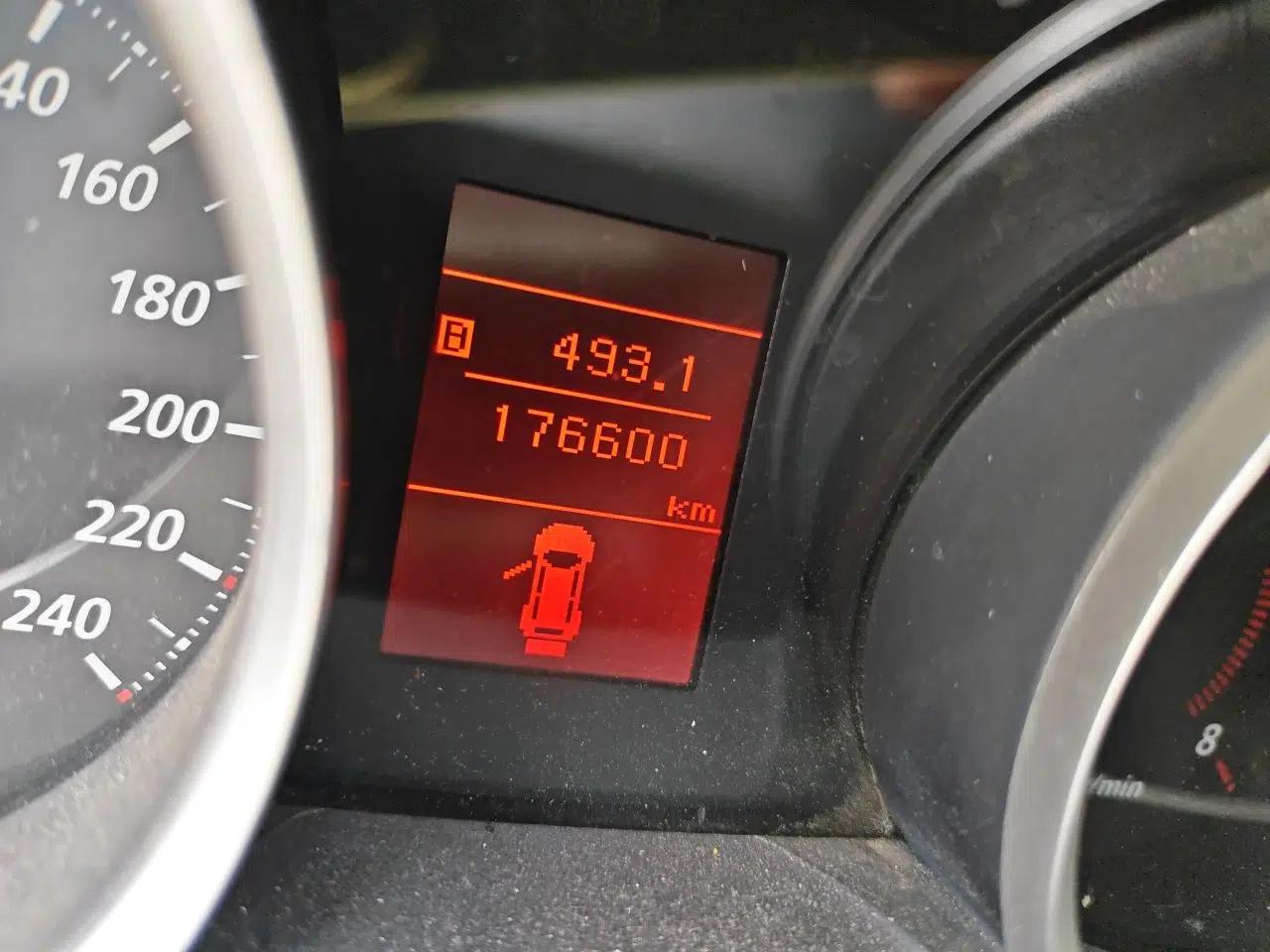 Mitsubishi Lancer EX 2011 Chasing Edition 1.8L CVT Luxury Model — миниатюра 12