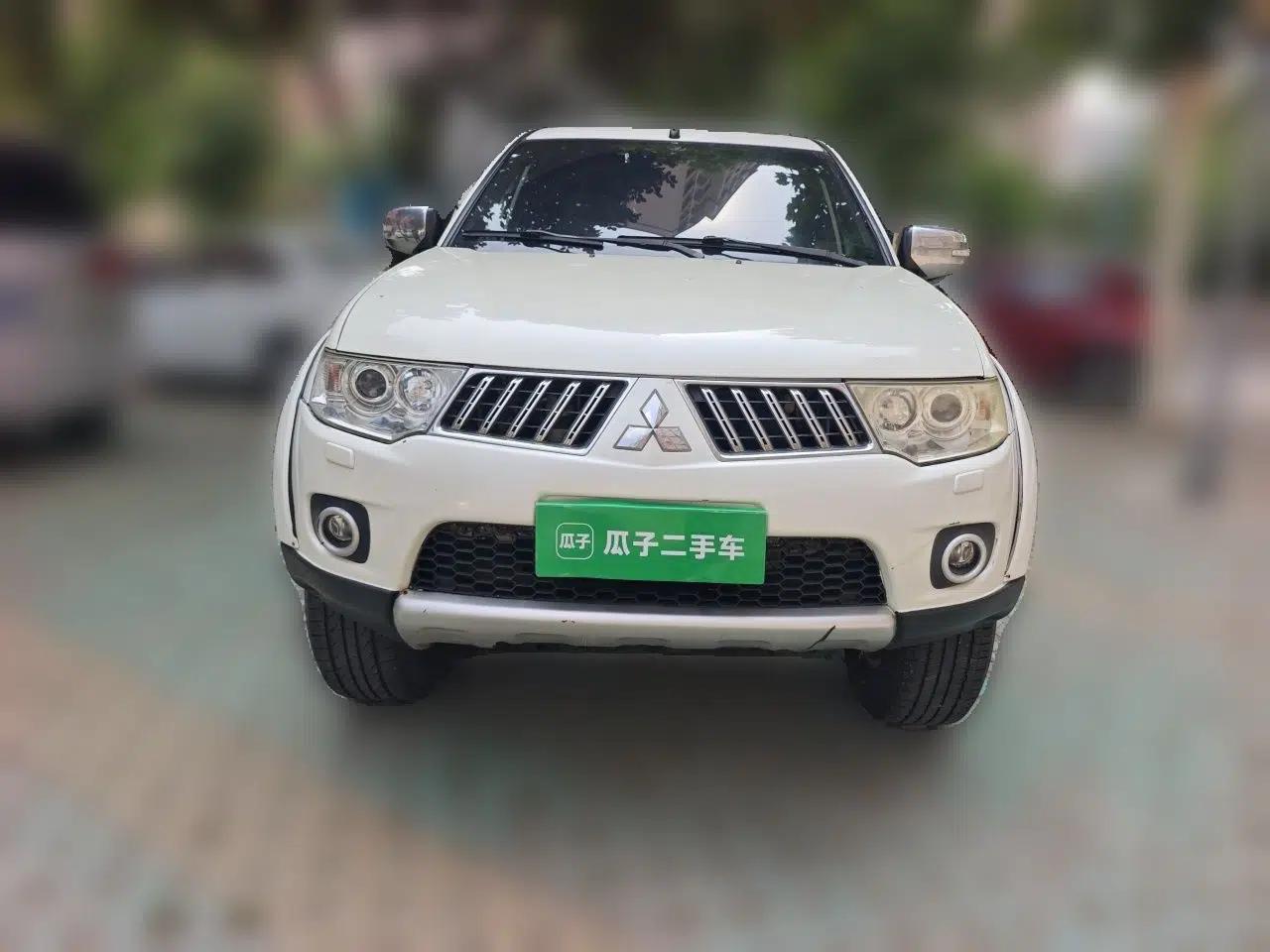 Mitsubishi Pajero Sport 2011 3.0L Luxury Navigation Edition — миниатюра 2