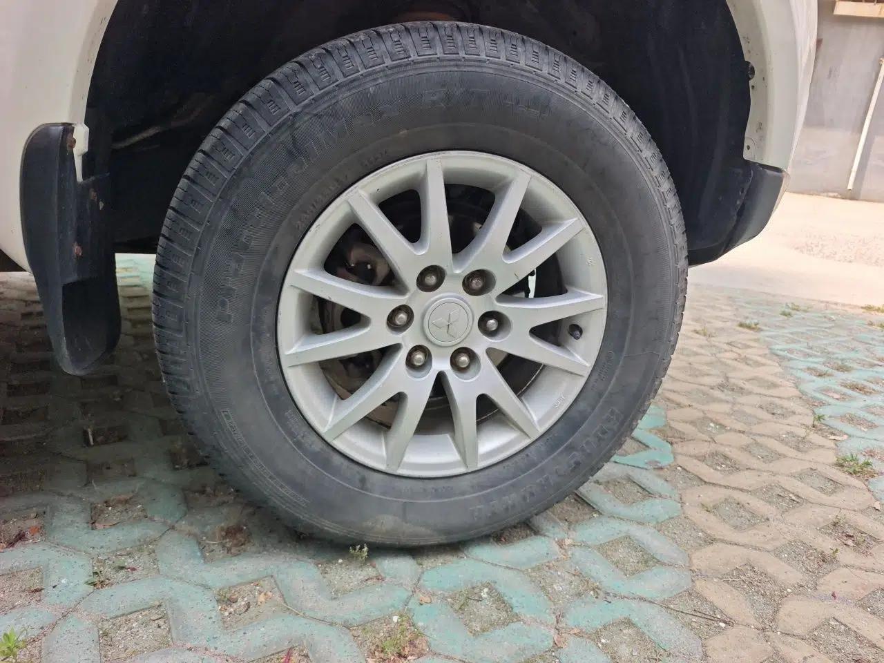Mitsubishi Pajero Sport 2011 3.0L Luxury Navigation Edition — миниатюра 8