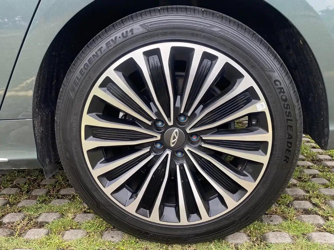 Fengyun A8L 2025 1.5TGDI 145km Luxury Edition — миниатюра 19