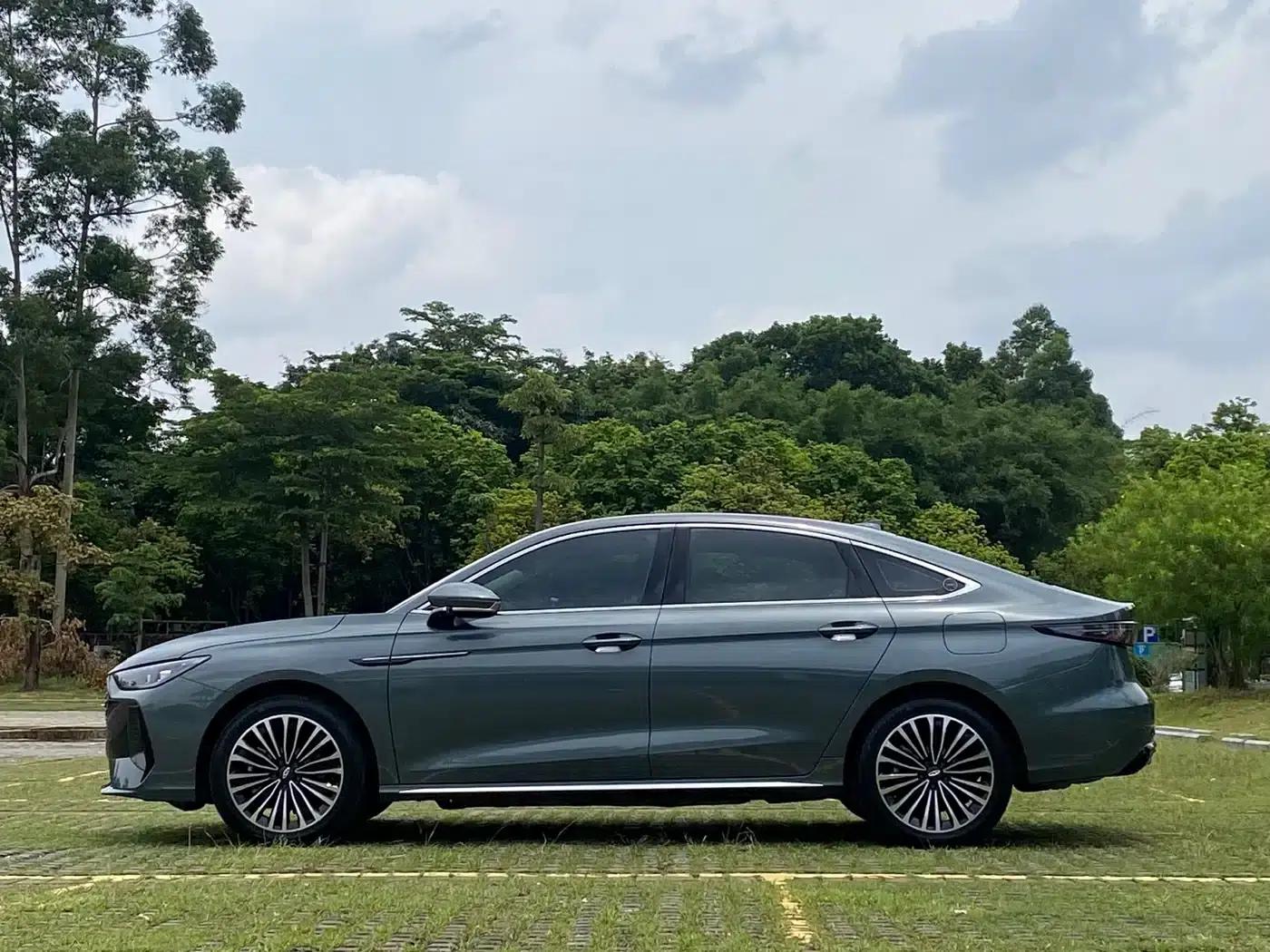 Fengyun A8L 2025 1.5TGDI 145km Luxury Edition — миниатюра 21