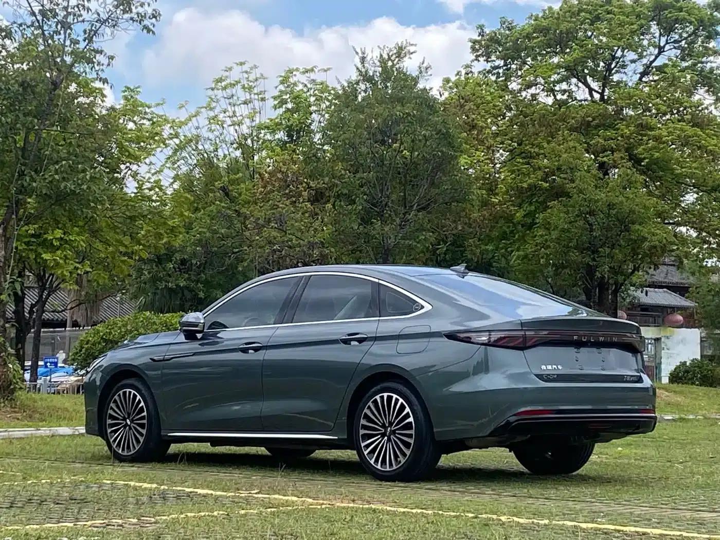 Fengyun A8L 2025 1.5TGDI 145km Luxury Edition — миниатюра 24