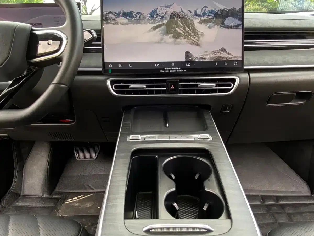 Fengyun A8L 2025 1.5TGDI 145km Luxury Edition — миниатюра 6