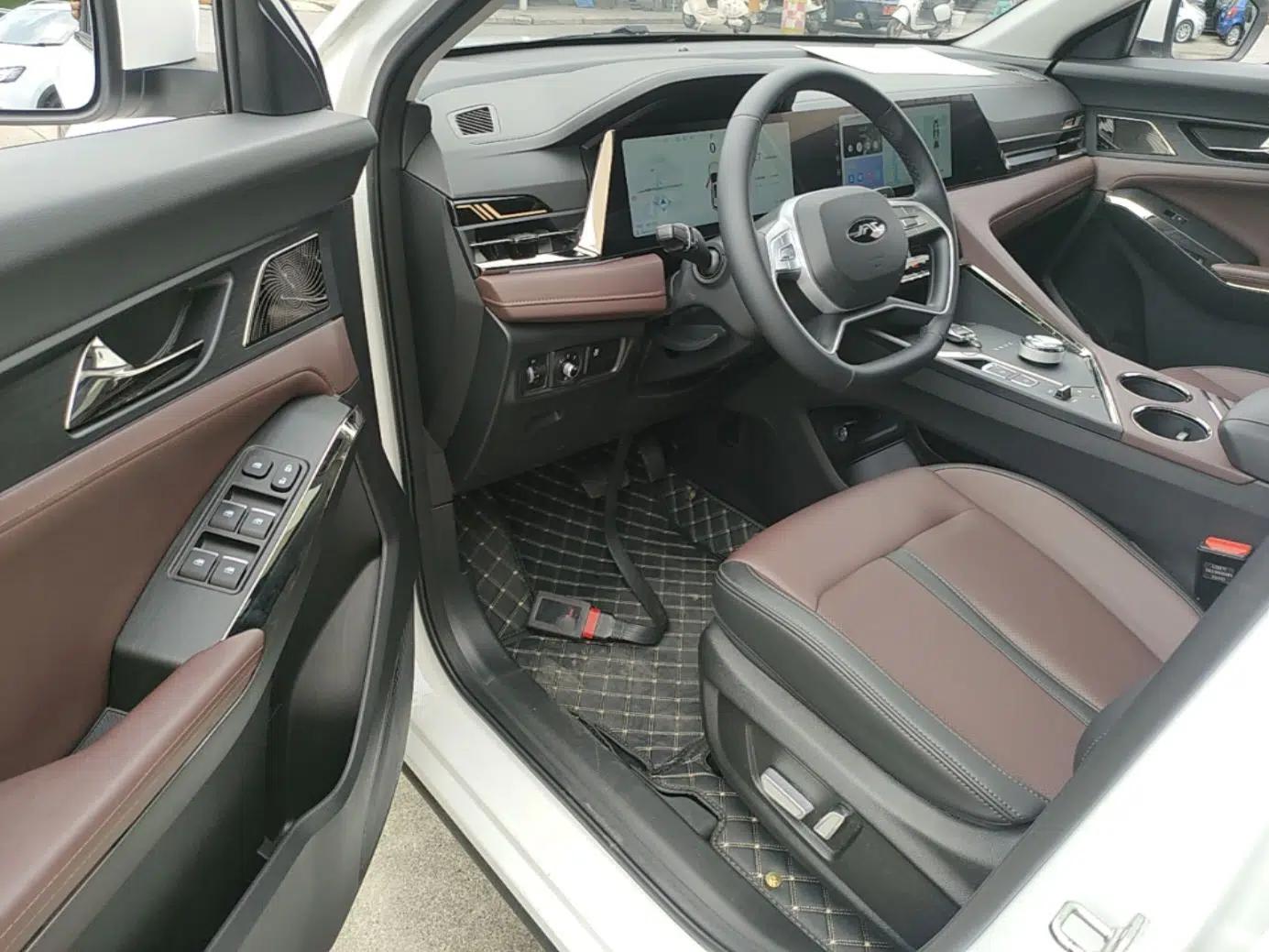 SOL X8 PLUS 2023 1.5 TGDI DCT ZhiJia Edition 5 Seats — миниатюра 27