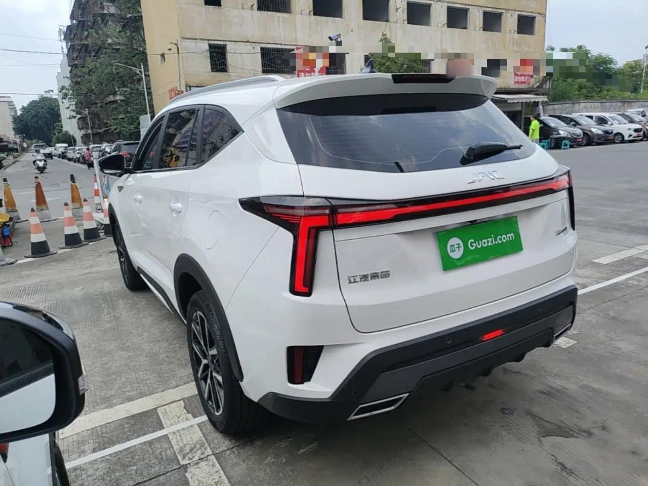 SOL X8 PLUS 2023 1.5 TGDI DCT ZhiJia Edition 5 Seats — миниатюра 4