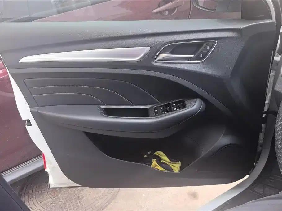 Roewe RX3 2021 PRO 1.6L Manual Flagship Edition — миниатюра 7