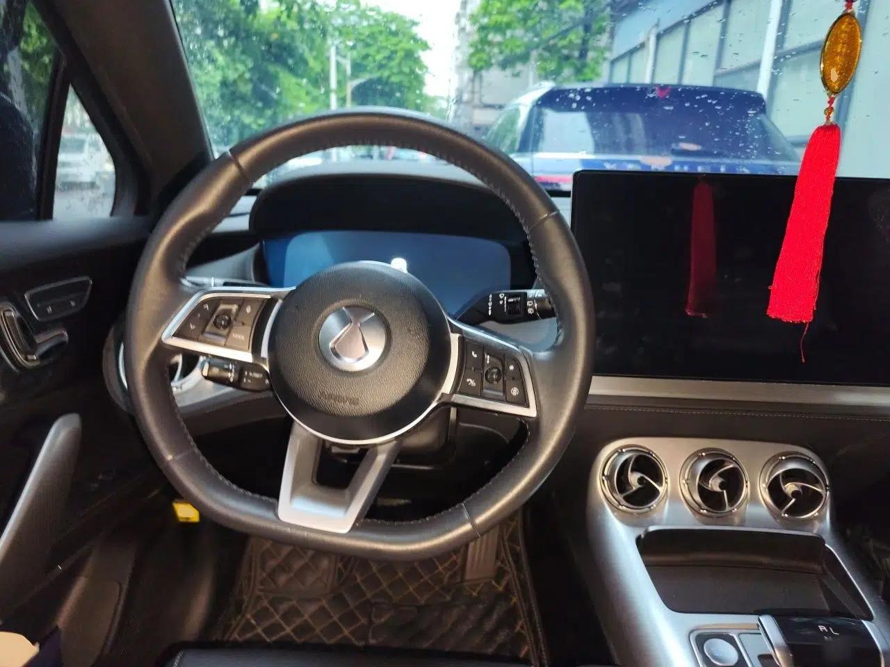 Denza X 2020 PHEV Sport Edition — миниатюра 10