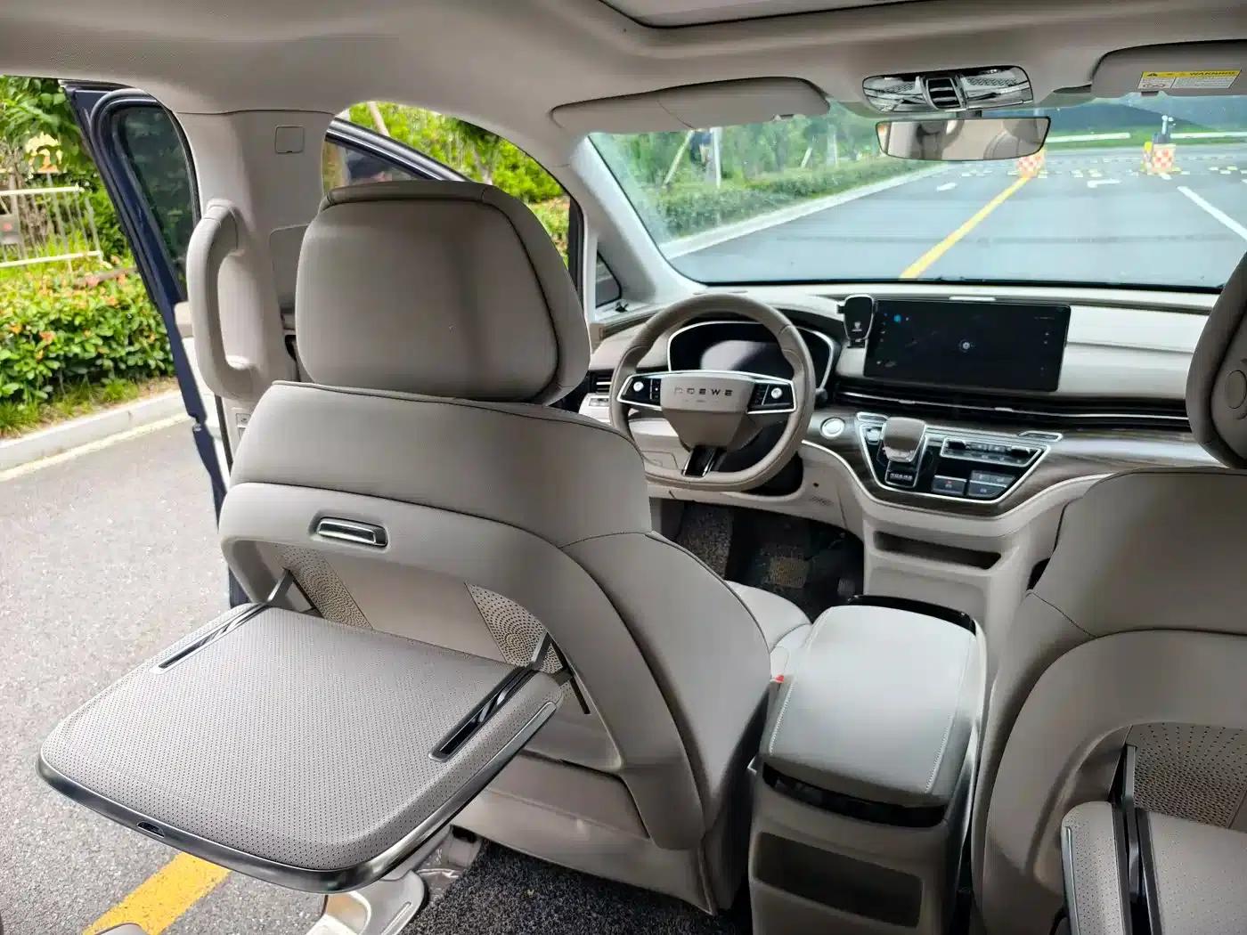 Roewe iMAX8 New Energy 2022 First Class Platinum Edition — миниатюра 15