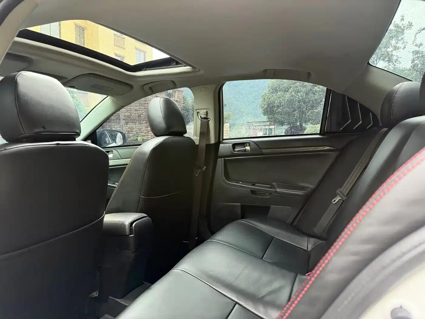 Lancer EX 2013 Fashion Edition 1.8L Manual Comfort — миниатюра 5