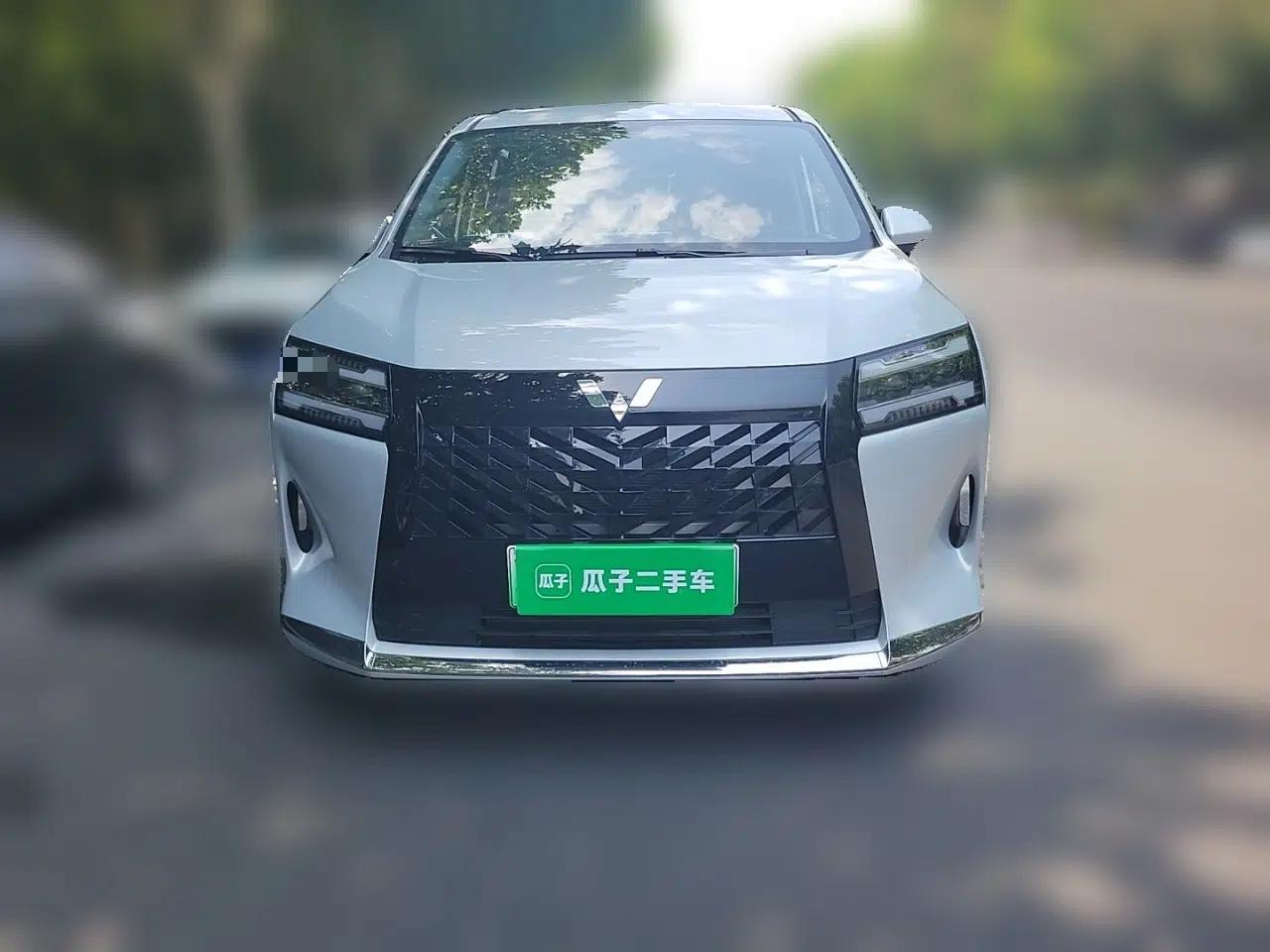 Wuling Starlight 730 2025 Model Plug-in Hybrid 125km Luxury Edition — миниатюра 2