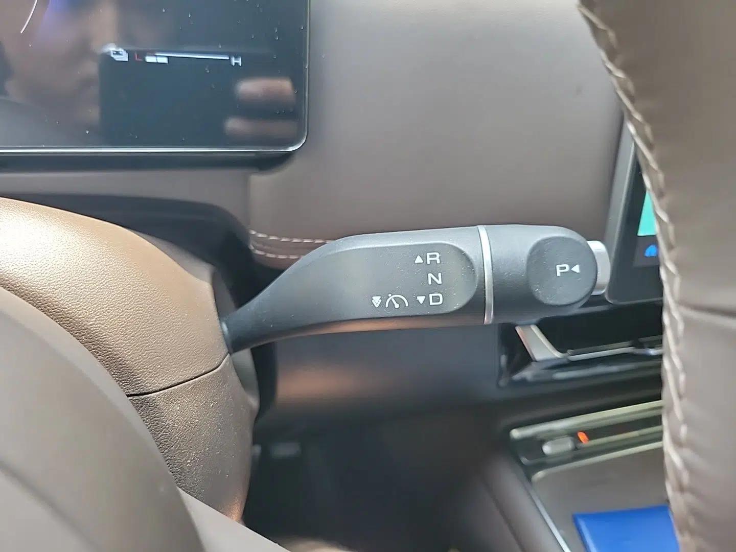 Wuling Starlight 730 2025 Model Plug-in Hybrid 125km Luxury Edition — миниатюра 14