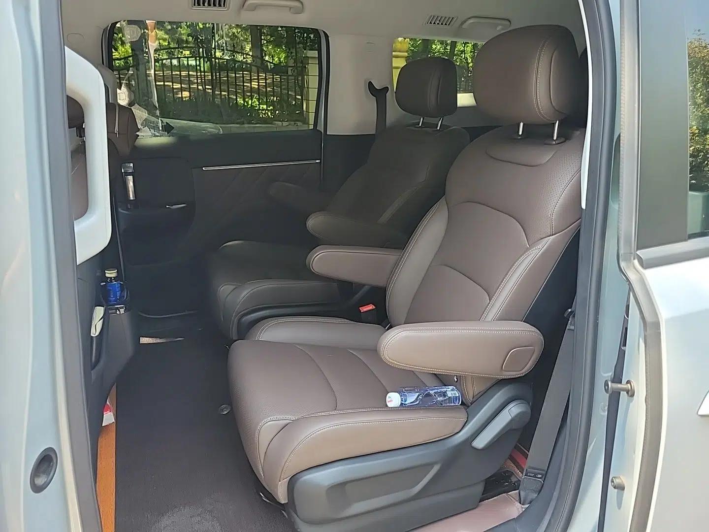 Wuling Starlight 730 2025 Model Plug-in Hybrid 125km Luxury Edition — миниатюра 17
