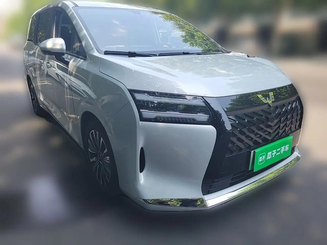 Wuling Starlight 730 2025 Model Plug-in Hybrid 125km Luxury Edition — миниатюра 3