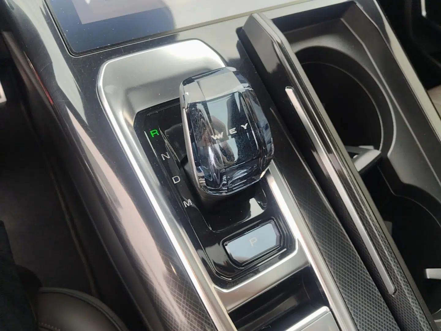 Wey Mocha 2021 2.0T Two-Wheel-Drive Premium Edition — миниатюра 21