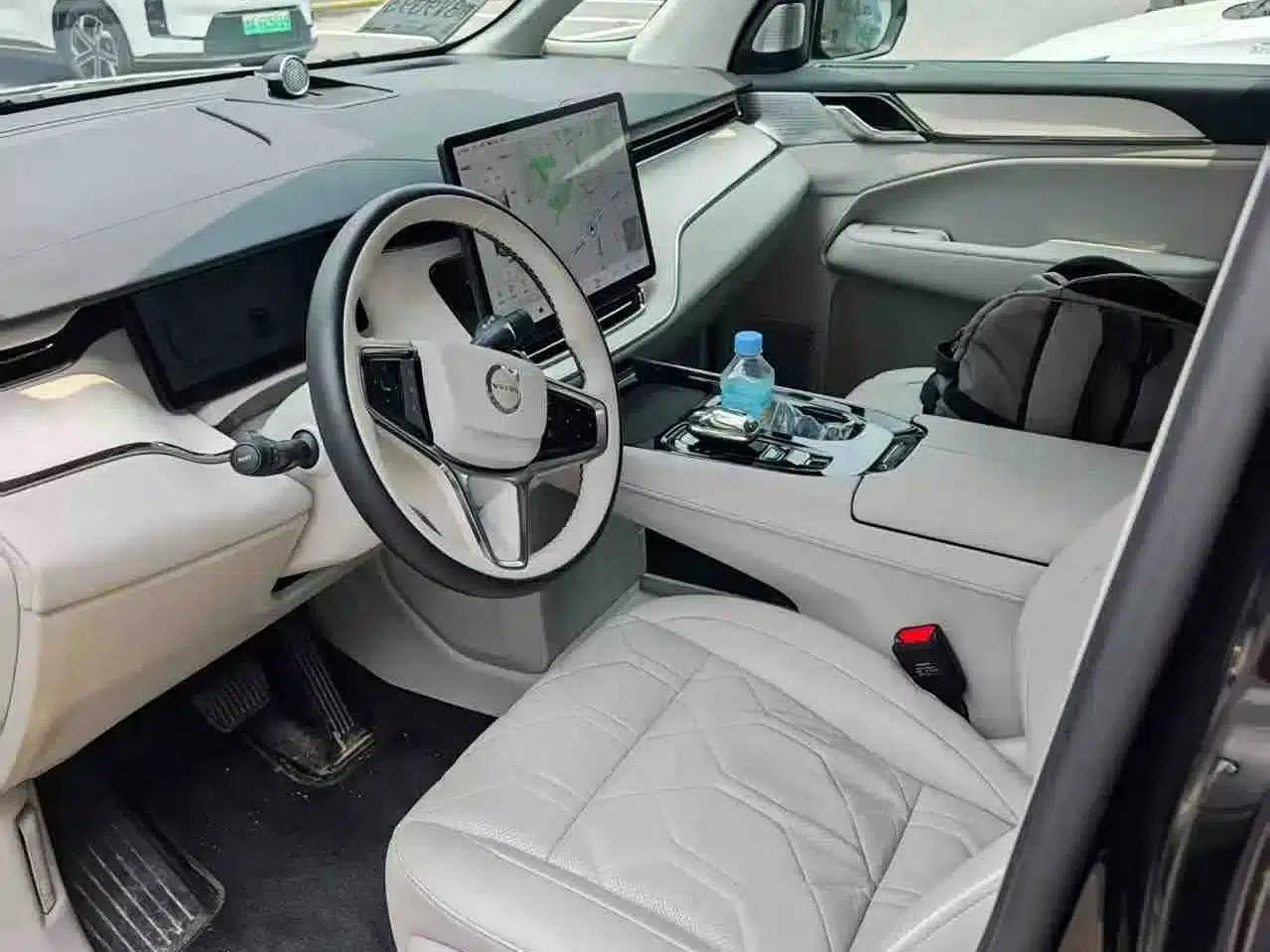 Volvo EM90 2025 Ultra 6-seater — миниатюра 5